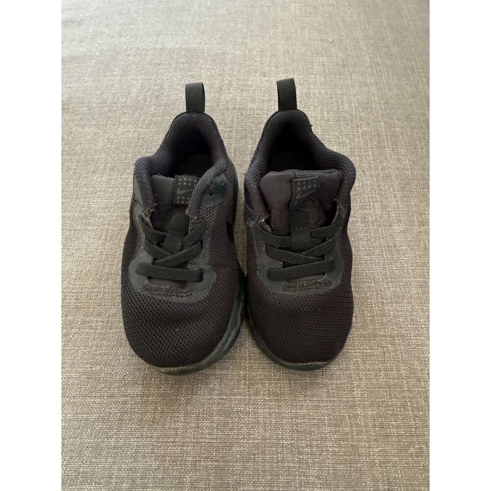 Black nike toddler shoes 6